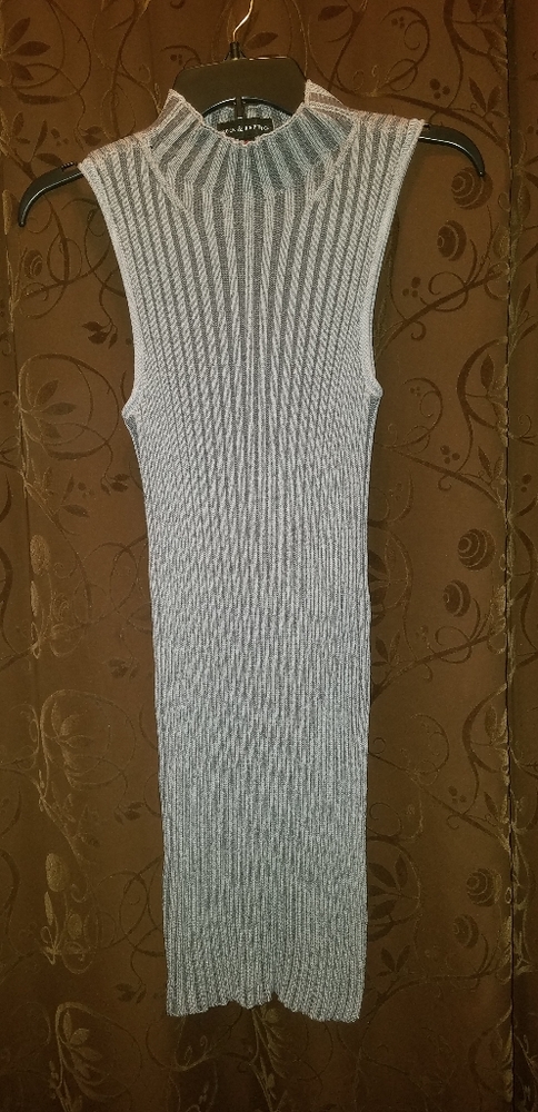 Rock Rebublic Mock TurtleNeck Sleeveless Knit Top